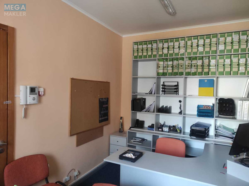 Оренда комерційної нерухомості, 84 кв.м, под офис, <a class="location-link" href="/kiev/" title="Недвижимость Київ">Київ</a>, <a class="location-link" href="/kiev/shevchenkovskij/" title="Недвижимость Шевченківський район">Шевченківський р-н</a>, Ярославов Вал ул., 5 (изображение 17)