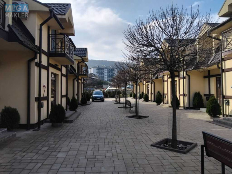 Продаж дома, 2 поверху, 75 кв.м, 3 кімнати, ділянка 1 сотка, <a class="location-link" href="/polyana-selo/" title="Недвижимость Поляна">Поляна</a>, Курортная (изображение 2)