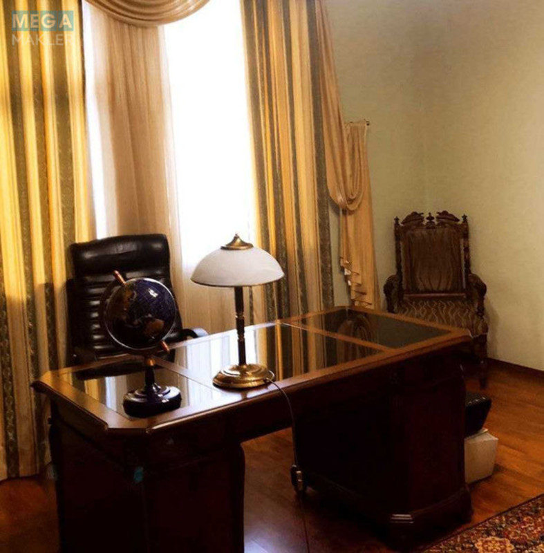 Продаж дома, 2 поверху, 325 кв.м, 7 кімнат, ділянка 7,50 соток, <a class="location-link" href="/kiev/" title="Недвижимость Київ">Київ</a>, <a class="location-link" href="/kiev/obolonskij/" title="Недвижимость Оболонський район">Оболонський р-н</a>, Богатирська вул., 30А (изображение 8)