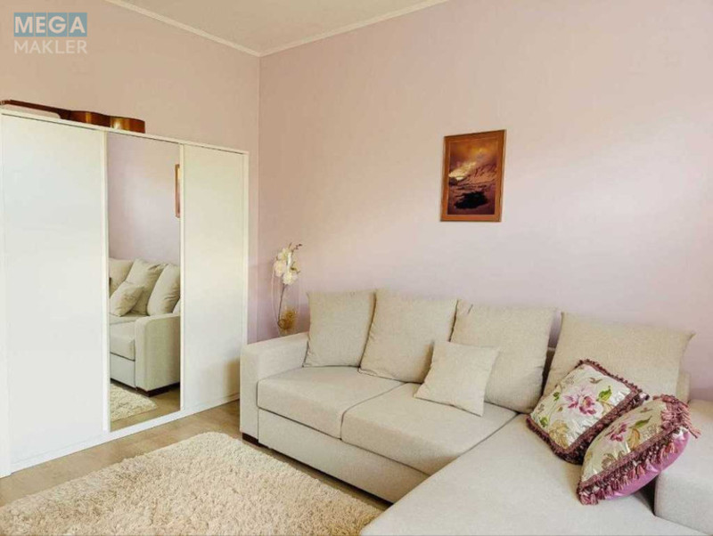 Продаж дома, 2 поверху, 325 кв.м, 7 кімнат, ділянка 7,50 соток, <a class="location-link" href="/kiev/" title="Недвижимость Київ">Київ</a>, <a class="location-link" href="/kiev/obolonskij/" title="Недвижимость Оболонський район">Оболонський р-н</a>, Богатирська вул., 30А (изображение 13)
