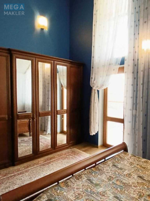 Продаж дома, 2 поверху, 325 кв.м, 7 кімнат, ділянка 7,50 соток, <a class="location-link" href="/kiev/" title="Недвижимость Київ">Київ</a>, <a class="location-link" href="/kiev/obolonskij/" title="Недвижимость Оболонський район">Оболонський р-н</a>, Богатирська вул., 30А (изображение 15)