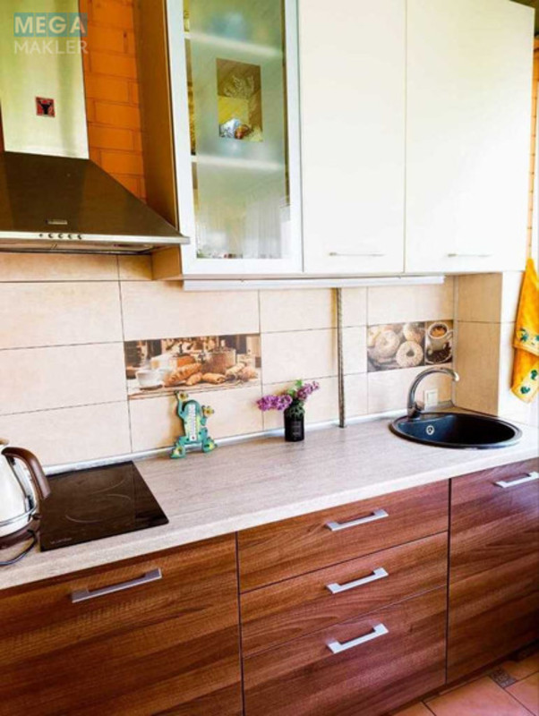 Продаж дома, 2 поверху, 325 кв.м, 7 кімнат, ділянка 7,50 соток, <a class="location-link" href="/kiev/" title="Недвижимость Київ">Київ</a>, <a class="location-link" href="/kiev/obolonskij/" title="Недвижимость Оболонський район">Оболонський р-н</a>, Богатирська вул., 30А (изображение 22)