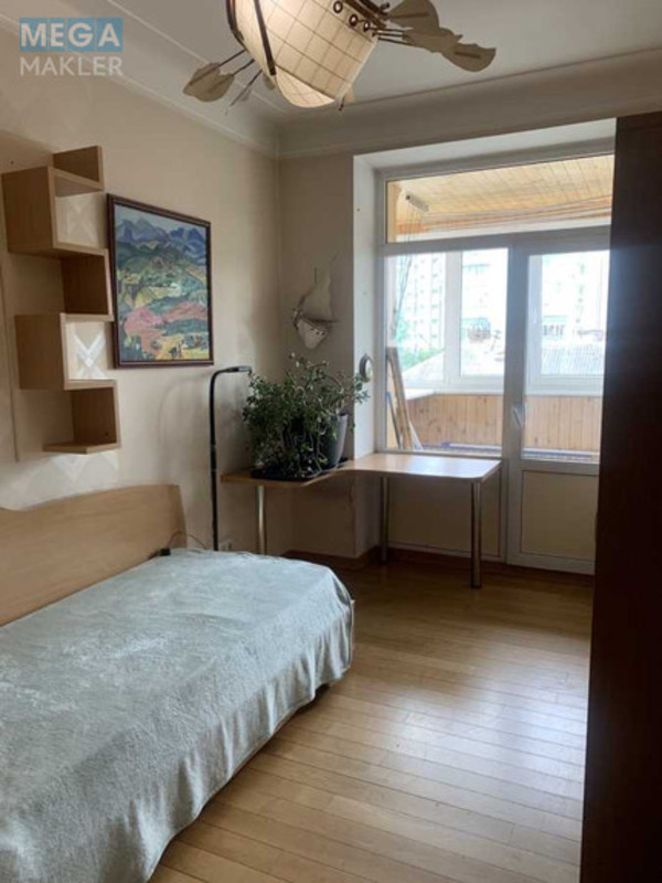 Продаж 3 кімнатної квартири (73/45/10), 6 пов. 6 пов. будинку, <a class="location-link" href="/kiev/" title="Недвижимость Київ">Київ</a>, <a class="location-link" href="/kiev/solomenskij/" title="Недвижимость Солом'янський район">Солом'янський р-н</a>, Валерія Лобановського просп., 5 (изображение 8)