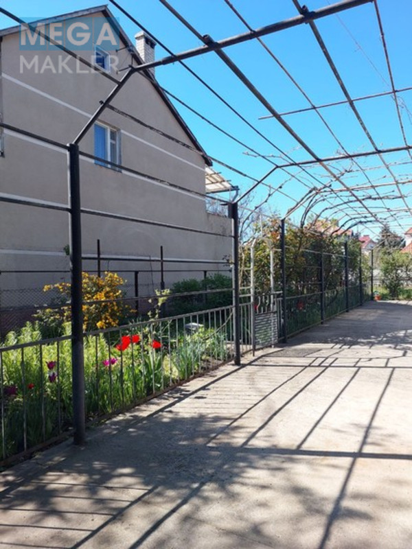 Продаж дома, 2 поверху, 350 кв.м, 5 кімнат, нормальне сост., ділянка 10 соток, <a class="location-link" href="/odessa/" title="Недвижимость Одеса">Одеса</a>, <a class="location-link" href="/odessa/kievskij/" title="Недвижимость Київський район">Київський р-н</a>, абрикосовая (изображение 2)