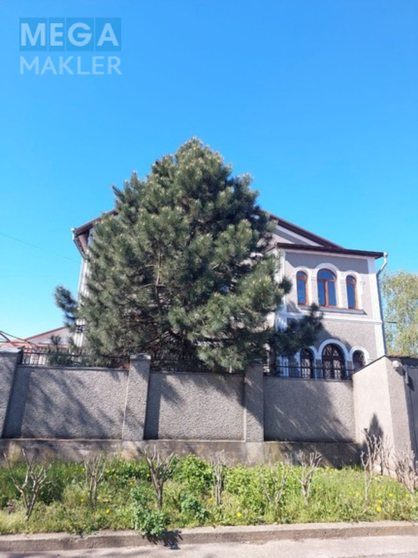 Продаж дома, 2 поверху, 350 кв.м, 5 кімнат, нормальне сост., ділянка 10 соток, <a class="location-link" href="/odessa/" title="Недвижимость Одеса">Одеса</a>, <a class="location-link" href="/odessa/kievskij/" title="Недвижимость Київський район">Київський р-н</a>, абрикосовая (изображение 4)