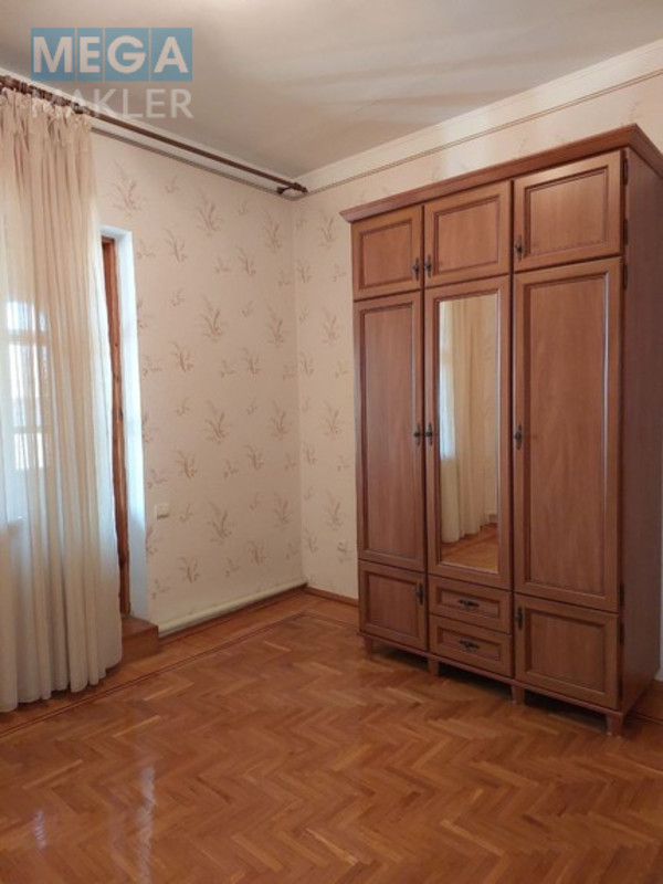 Продаж дома, 2 поверху, 350 кв.м, 5 кімнат, нормальне сост., ділянка 10 соток, <a class="location-link" href="/odessa/" title="Недвижимость Одеса">Одеса</a>, <a class="location-link" href="/odessa/kievskij/" title="Недвижимость Київський район">Київський р-н</a>, абрикосовая (изображение 12)