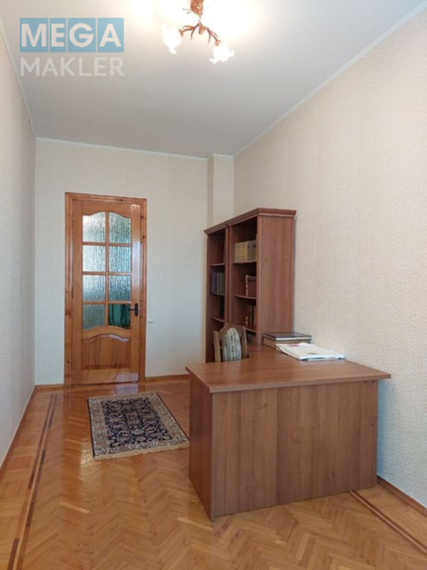 Продаж дома, 2 поверху, 350 кв.м, 5 кімнат, нормальне сост., ділянка 10 соток, <a class="location-link" href="/odessa/" title="Недвижимость Одеса">Одеса</a>, <a class="location-link" href="/odessa/kievskij/" title="Недвижимость Київський район">Київський р-н</a>, абрикосовая (изображение 14)