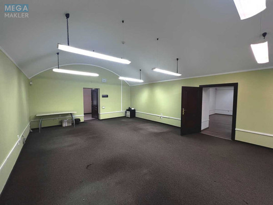 Оренда комерційної нерухомості, 375&nbsp;кв.м, под офис, <a class="location-link" href="/lviv/" title="Недвижимость Львів">Львів</a>, <a class="location-link" href="/lviv/galickij/" title="Недвижимость Галицький район">Галицький р-н</a>, Грабовського, 11 (изображение 4)