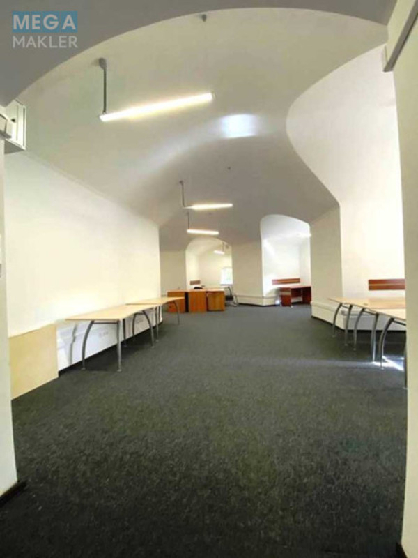 Оренда комерційної нерухомості, 330 кв.м, под офис, <a class="location-link" href="/lviv/" title="Недвижимость Львів">Львів</a>, <a class="location-link" href="/lviv/galickij/" title="Недвижимость Галицький район">Галицький р-н</a>, Грабовського, 11 (изображение 2)