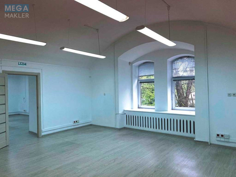 Оренда комерційної нерухомості, 330 кв.м, под офис, <a class="location-link" href="/lviv/" title="Недвижимость Львів">Львів</a>, <a class="location-link" href="/lviv/galickij/" title="Недвижимость Галицький район">Галицький р-н</a>, Грабовського, 11 (изображение 4)