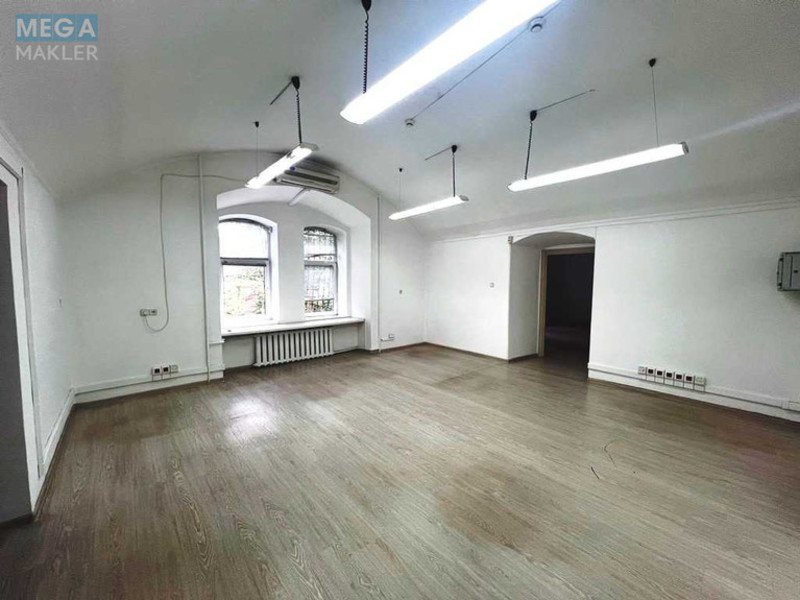 Оренда комерційної нерухомості, 330 кв.м, под офис, <a class="location-link" href="/lviv/" title="Недвижимость Львів">Львів</a>, <a class="location-link" href="/lviv/galickij/" title="Недвижимость Галицький район">Галицький р-н</a>, Грабовського, 11 (изображение 5)