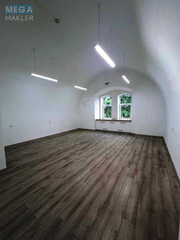 Оренда комерційної нерухомості, 330 кв.м, под офис, <a class="location-link" href="/lviv/" title="Недвижимость Львів">Львів</a>, <a class="location-link" href="/lviv/galickij/" title="Недвижимость Галицький район">Галицький р-н</a>, Грабовського, 11 (изображение 2)