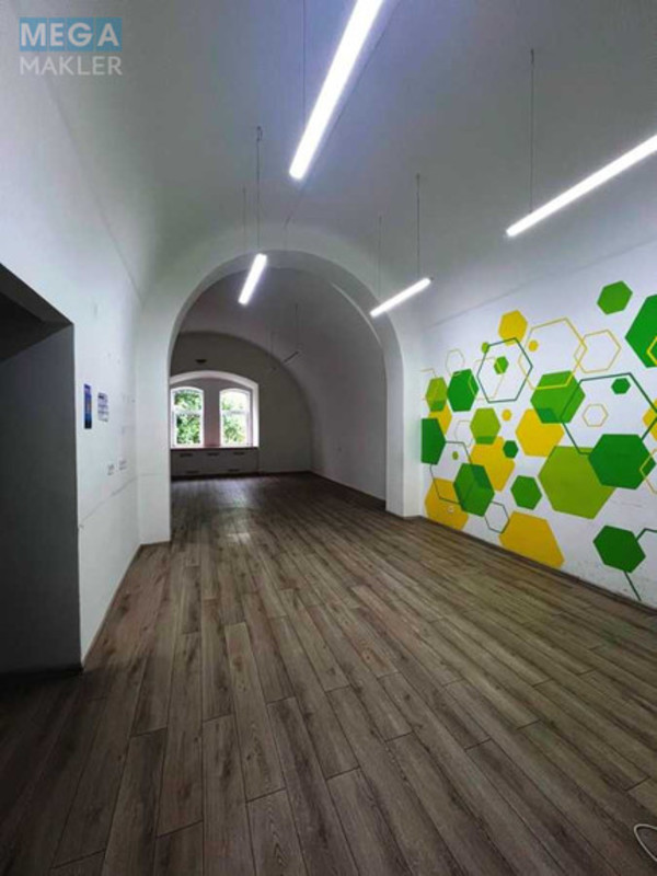 Оренда комерційної нерухомості, 330 кв.м, под офис, <a class="location-link" href="/lviv/" title="Недвижимость Львів">Львів</a>, <a class="location-link" href="/lviv/galickij/" title="Недвижимость Галицький район">Галицький р-н</a>, Грабовського, 11 (изображение 3)