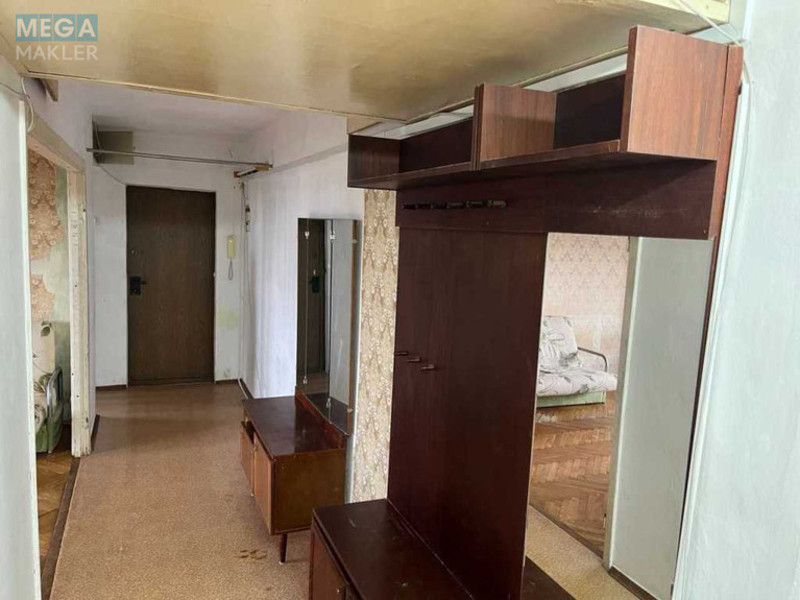 Продаж 3 кімнатної квартири (72/42/8), 7 пов. 9 пов. будинку, <a class="location-link" href="/kiev/" title="Недвижимость Київ">Київ</a>, <a class="location-link" href="/kiev/darnickij/" title="Недвижимость Дарницький район">Дарницький р-н</a>, Российская ул., 82а (изображение 8)