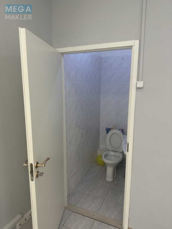 Оренда комерційної нерухомості, 32 кв.м, под магазин, <a class="location-link" href="/kiev/" title="Недвижимость Київ">Київ</a>, <a class="location-link" href="/kiev/darnickij/" title="Недвижимость Дарницький район">Дарницький р-н</a>, Олександра Мишуги вул., 9а (изображение 2)
