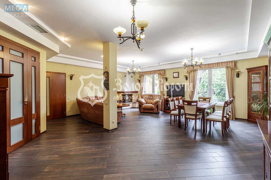 Продаж дома, 3&nbsp;поверху, 370&nbsp;кв.м, 4&nbsp;кімнати, ділянка 5&nbsp;соток, <a class="location-link" href="/kiev/" title="Недвижимость Київ">Київ</a>, <a class="location-link" href="/kiev/svyatoshinskij/" title="Недвижимость Святошинський район">Святошинський р-н</a>, Збруцька вул., 5 (изображение 4)