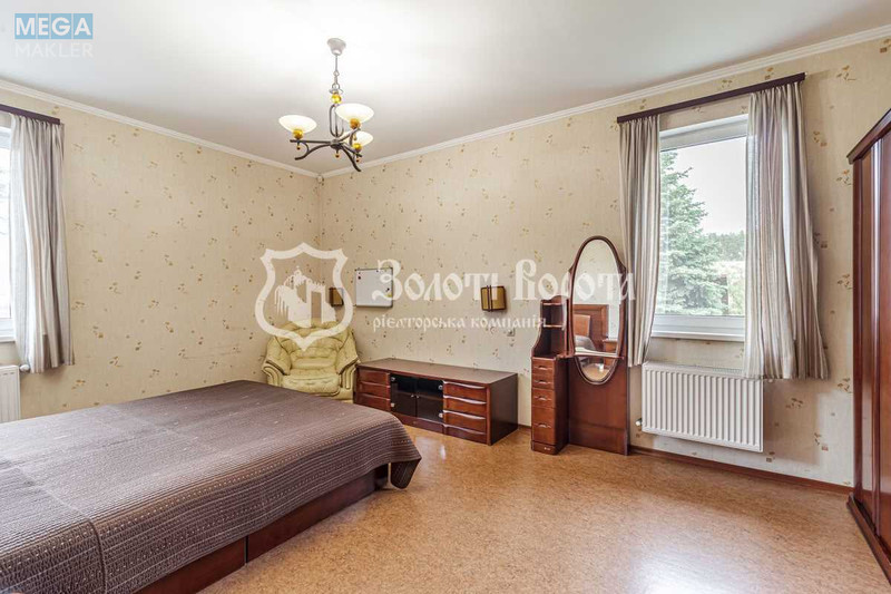 Продаж дома, 3&nbsp;поверху, 370&nbsp;кв.м, 4&nbsp;кімнати, ділянка 5&nbsp;соток, <a class="location-link" href="/kiev/" title="Недвижимость Київ">Київ</a>, <a class="location-link" href="/kiev/svyatoshinskij/" title="Недвижимость Святошинський район">Святошинський р-н</a>, Збруцька вул., 5 (изображение 10)