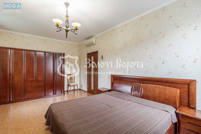 Продаж дома, 3&nbsp;поверху, 370&nbsp;кв.м, 4&nbsp;кімнати, ділянка 5&nbsp;соток, <a class="location-link" href="/kiev/" title="Недвижимость Київ">Київ</a>, <a class="location-link" href="/kiev/svyatoshinskij/" title="Недвижимость Святошинський район">Святошинський р-н</a>, Збруцька вул., 5 (изображение 11)