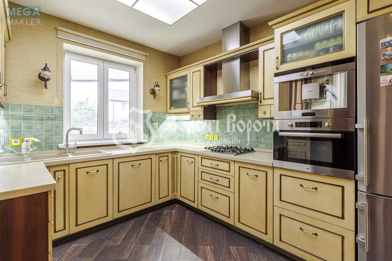 Продаж дома, 3&nbsp;поверху, 370&nbsp;кв.м, 4&nbsp;кімнати, ділянка 5&nbsp;соток, <a class="location-link" href="/kiev/" title="Недвижимость Київ">Київ</a>, <a class="location-link" href="/kiev/svyatoshinskij/" title="Недвижимость Святошинський район">Святошинський р-н</a>, Збруцька вул., 5 (изображение 14)