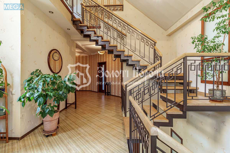 Продаж дома, 3&nbsp;поверху, 370&nbsp;кв.м, 4&nbsp;кімнати, ділянка 5&nbsp;соток, <a class="location-link" href="/kiev/" title="Недвижимость Київ">Київ</a>, <a class="location-link" href="/kiev/svyatoshinskij/" title="Недвижимость Святошинський район">Святошинський р-н</a>, Збруцька вул., 5 (изображение 20)