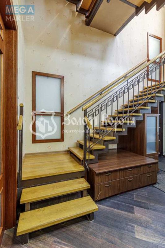 Продаж дома, 3&nbsp;поверху, 370&nbsp;кв.м, 4&nbsp;кімнати, ділянка 5&nbsp;соток, <a class="location-link" href="/kiev/" title="Недвижимость Київ">Київ</a>, <a class="location-link" href="/kiev/svyatoshinskij/" title="Недвижимость Святошинський район">Святошинський р-н</a>, Збруцька вул., 5 (изображение 22)