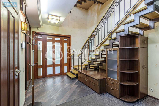 Продаж дома, 3&nbsp;поверху, 370&nbsp;кв.м, 4&nbsp;кімнати, ділянка 5&nbsp;соток, <a class="location-link" href="/kiev/" title="Недвижимость Київ">Київ</a>, <a class="location-link" href="/kiev/svyatoshinskij/" title="Недвижимость Святошинський район">Святошинський р-н</a>, Збруцька вул., 5 (изображение 23)