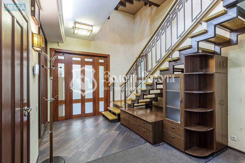 Продаж дома, 3&nbsp;поверху, 370&nbsp;кв.м, 4&nbsp;кімнати, ділянка 5&nbsp;соток, <a class="location-link" href="/kiev/" title="Недвижимость Київ">Київ</a>, <a class="location-link" href="/kiev/svyatoshinskij/" title="Недвижимость Святошинський район">Святошинський р-н</a>, Збруцька вул., 5 (изображение 23)