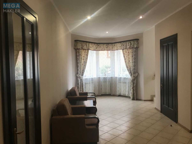 Продаж дома, 3&nbsp;поверху, 438&nbsp;кв.м, 6&nbsp;кімнат, ділянка 9&nbsp;соток, <a class="location-link" href="/kiev/" title="Недвижимость Київ">Київ</a>, <a class="location-link" href="/kiev/obolonskij/" title="Недвижимость Оболонський район">Оболонський р-н</a>, Богатырская ул., 30А (изображение 9)