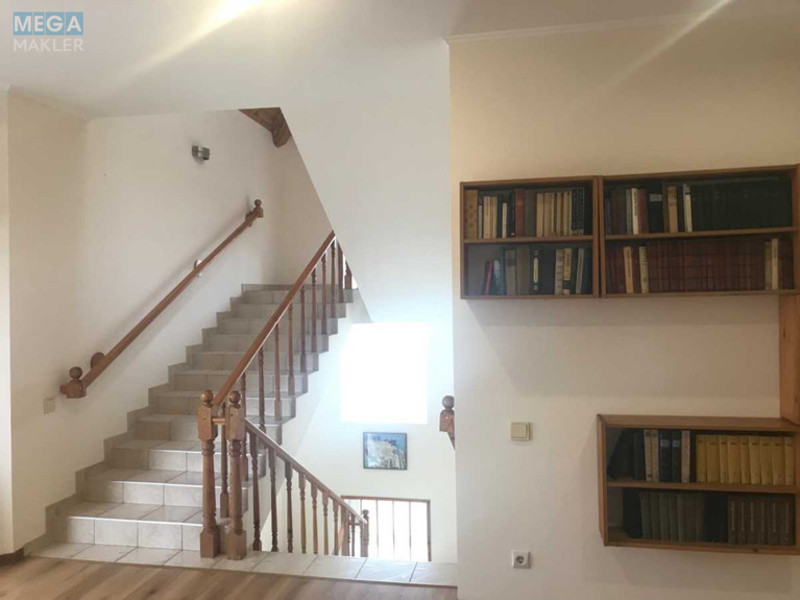 Продаж дома, 3&nbsp;поверху, 438&nbsp;кв.м, 6&nbsp;кімнат, ділянка 9&nbsp;соток, <a class="location-link" href="/kiev/" title="Недвижимость Київ">Київ</a>, <a class="location-link" href="/kiev/obolonskij/" title="Недвижимость Оболонський район">Оболонський р-н</a>, Богатырская ул., 30А (изображение 12)