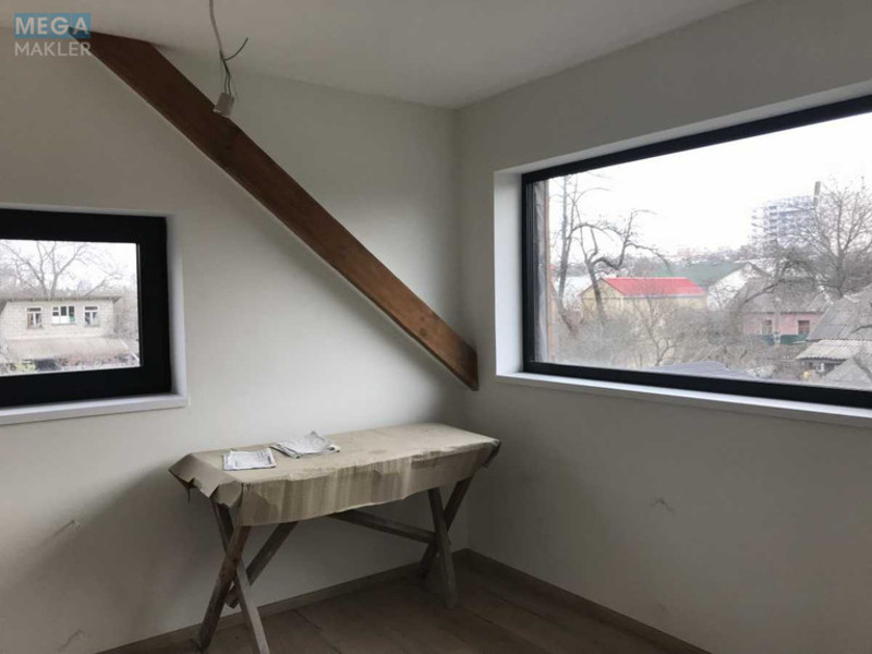Продаж дома, 2&nbsp;поверху, 340&nbsp;кв.м, 5&nbsp;кімнат, ділянка 6&nbsp;соток, <a class="location-link" href="/kiev/" title="Недвижимость Київ">Київ</a>, <a class="location-link" href="/kiev/solomenskij/" title="Недвижимость Солом'янський район">Солом'янський р-н</a>, Зеленая ул. (изображение 16)
