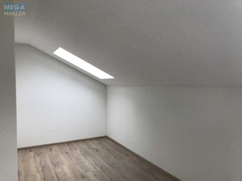 Продаж дома, 2&nbsp;поверху, 340&nbsp;кв.м, 5&nbsp;кімнат, ділянка 6&nbsp;соток, <a class="location-link" href="/kiev/" title="Недвижимость Київ">Київ</a>, <a class="location-link" href="/kiev/solomenskij/" title="Недвижимость Солом'янський район">Солом'янський р-н</a>, Зеленая ул. (изображение 17)
