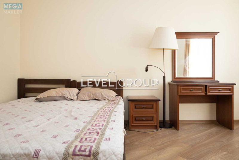 Продаж 3 кімнатної квартири (125/75/17), 8 пов. 26 пов. будинку, <a class="location-link" href="/kiev/" title="Недвижимость Київ">Київ</a>, <a class="location-link" href="/kiev/pecherskij/" title="Недвижимость Печерський район">Печерський р-н</a>, Евгения Коновальца ул., 36в (изображение 18)