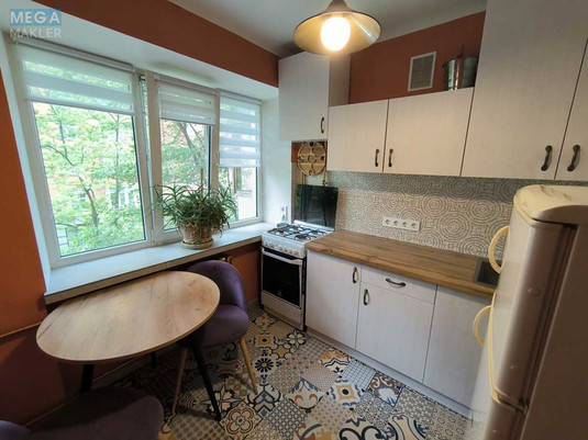 Продаж 1 кімнатної квартири (32/19/8), 4 пов. 5 пов. будинку, <a class="location-link" href="/kiev/" title="Недвижимость Київ">Київ</a>, <a class="location-link" href="/kiev/shevchenkovskij/" title="Недвижимость Шевченківський район">Шевченківський р-н</a>, Золотоустівська вул., 51/7 (изображение 2)