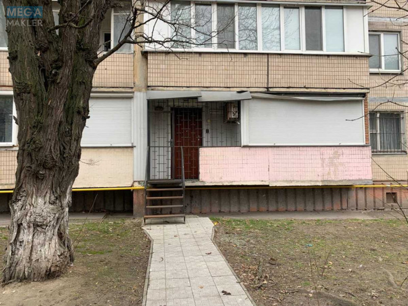 Продаж 5 кімнатної квартири (95/67/7), 1 пов. 9 пов. будинку, <a class="location-link" href="/kiev/" title="Недвижимость Київ">Київ</a>, <a class="location-link" href="/kiev/goloseevskij/" title="Недвижимость Голосіївський район">Голосіївський р-н</a>, Бурмистенко ул., 12 (изображение 2)