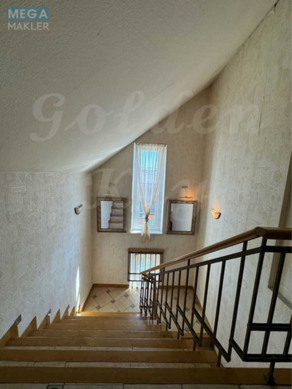 Продаж дома, 3 поверху, 406 кв.м, 6 кімнат, ділянка 18 соток, <a class="location-link" href="/kiev/" title="Недвижимость Київ">Київ</a>, <a class="location-link" href="/kiev/darnickij/" title="Недвижимость Дарницький район">Дарницький р-н</a>, 65-а Садова вул. (изображение 9)