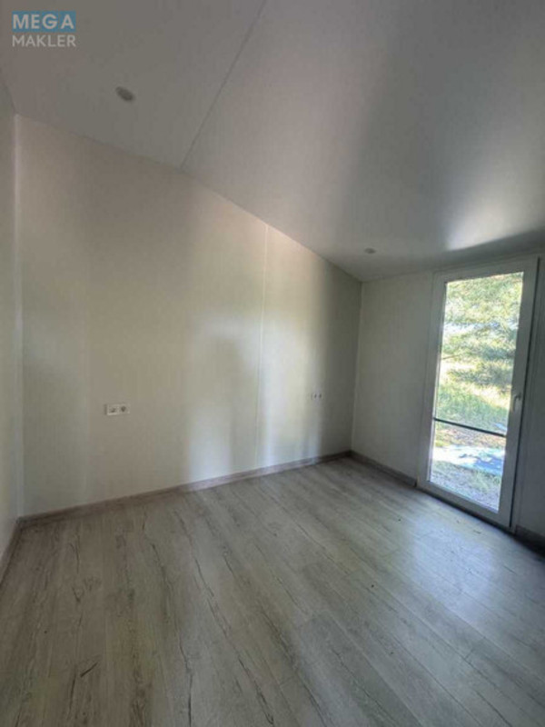 Продаж дома, 1&nbsp; поверх, 72&nbsp;кв.м, 2&nbsp;кімнати, ділянка 8&nbsp;соток, <a class="location-link" href="/yasnogorodka-selo/" title="Недвижимость Ясногородка">Ясногородка</a>, Західна (изображение 10)