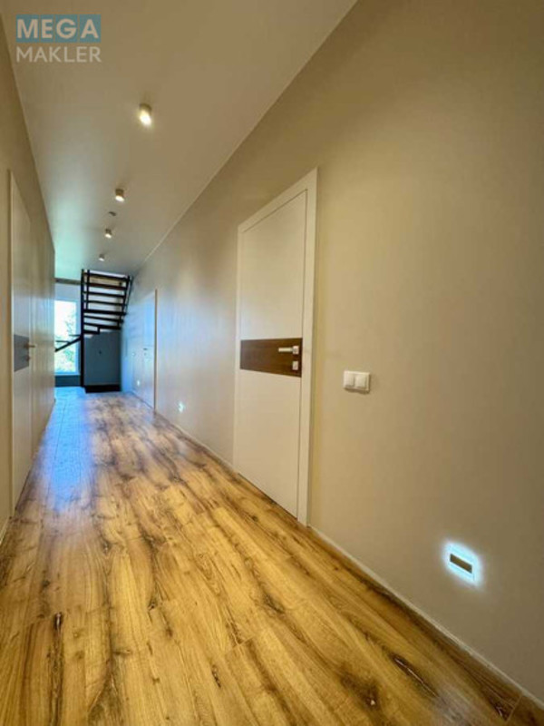 Продаж дома, 2 поверху, 380 кв.м, 9 кімнат, ділянка 5 соток, <a class="location-link" href="/novoselki-selo-kv/" title="Недвижимость Новосілки">Новосілки</a>, Киевская (изображение 17)