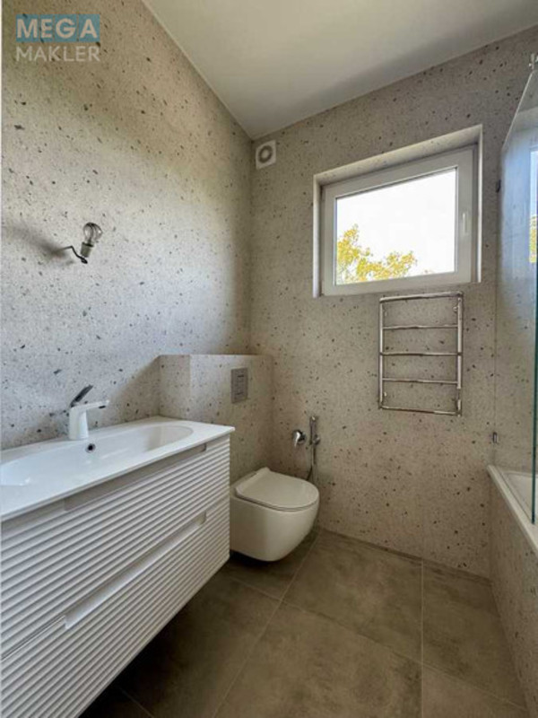 Продаж дома, 2 поверху, 380 кв.м, 9 кімнат, ділянка 5 соток, <a class="location-link" href="/novoselki-selo-kv/" title="Недвижимость Новосілки">Новосілки</a>, Киевская (изображение 19)