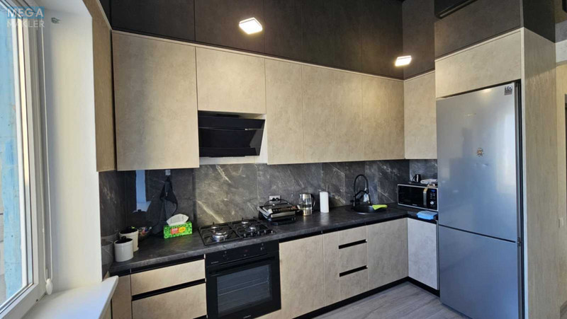 Продаж 3 кімнатної квартири (63/36/7), 8 пов. 9 пов. будинку, <a class="location-link" href="/dneprodzerzhinsk/" title="Недвижимость Кам'янське">Каменское</a>, проспект Надднепрянский, 11 (изображение 2)