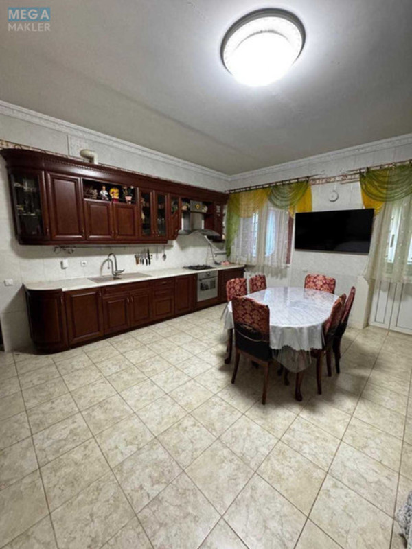 Продаж дома, 2 поверху, 491 кв.м, 8 кімнат, ділянка 10 соток, <a class="location-link" href="/kiev/" title="Недвижимость Київ">Київ</a>, <a class="location-link" href="/kiev/desnyanskij/" title="Недвижимость Деснянський район">Деснянський р-н</a>, Радунская ул. (изображение 11)