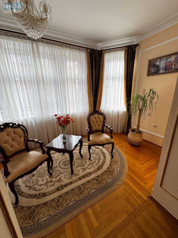 Продаж дома, 2 поверху, 491 кв.м, 8 кімнат, ділянка 10 соток, <a class="location-link" href="/kiev/" title="Недвижимость Київ">Київ</a>, <a class="location-link" href="/kiev/desnyanskij/" title="Недвижимость Деснянський район">Деснянський р-н</a>, Радунская ул. (изображение 17)