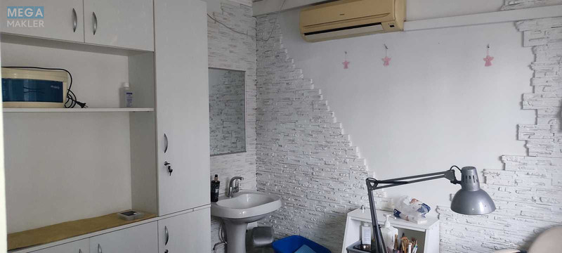Оренда комерційної нерухомості, 54 кв.м, под офис, <a class="location-link" href="/kiev/" title="Недвижимость Київ">Київ</a>, <a class="location-link" href="/kiev/solomenskij/" title="Недвижимость Солом'янський район">Солом'янський р-н</a>, Вадима Гетьмана ул., 36 (изображение 8)