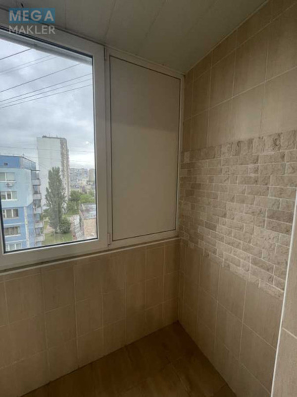 Продаж 1 кімнатної квартири (37/19/7), 9 пов. 9 пов. будинку, <a class="location-link" href="/kiev/" title="Недвижимость Київ">Київ</a>, <a class="location-link" href="/kiev/desnyanskij/" title="Недвижимость Деснянський район">Деснянський р-н</a>, Владимира Маяковского просп., 26б (изображение 6)