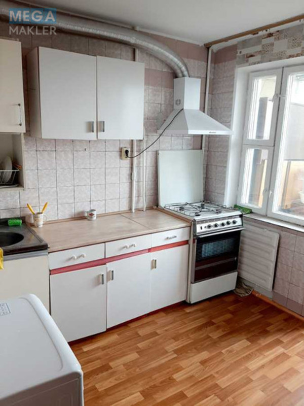 Оренда 1 кімнатної квартири, <a class="location-link" href="/kiev/" title="Недвижимость Київ">Київ</a>, <a class="location-link" href="/kiev/solomenskij/" title="Недвижимость Солом'янський район">Солом'янський р-н</a>, Волгоградская ул., 19 (изображение 3)