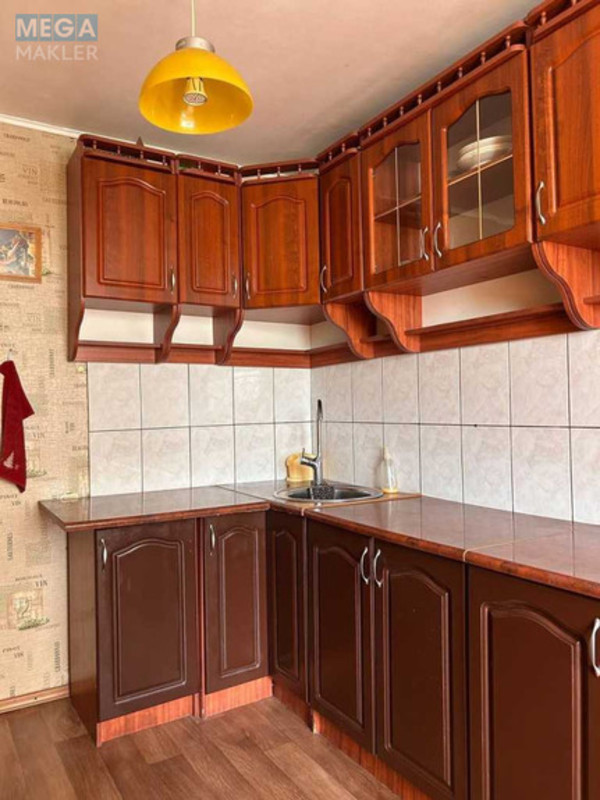 Оренда 1 кімнатної квартири, <a class="location-link" href="/kiev/" title="Недвижимость Київ">Київ</a>, <a class="location-link" href="/kiev/podolskij/" title="Недвижимость Подільський район">Подільський р-н</a>, Светлицкого ул., 26 (изображение 8)