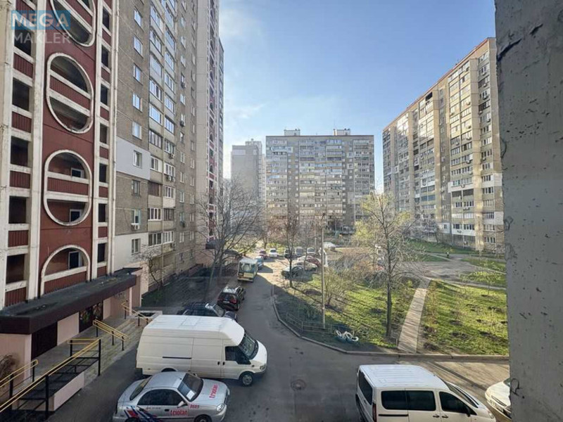 Продаж 3 кімнатної квартири (72/?/8), 3 пов. 16 пов. будинку, <a class="location-link" href="/kiev/" title="Недвижимость Київ">Київ</a>, <a class="location-link" href="/kiev/darnickij/" title="Недвижимость Дарницький район">Дарницький р-н</a>, Степана Олійника вул., 11 (изображение 9)