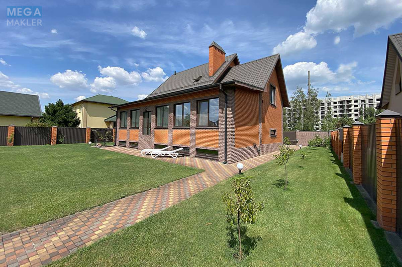 Продаж дома, 3 поверху, 337 кв.м, 8 кімнат, ділянка 10 соток, <a class="location-link" href="/kiev/" title="Недвижимость Київ">Київ</a>, <a class="location-link" href="/kiev/darnickij/" title="Недвижимость Дарницький район">Дарницький р-н</a>, 1-й Дружби пров., 8 (изображение 4)