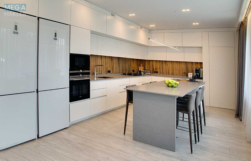 Продаж дома, 3 поверху, 337 кв.м, 8 кімнат, ділянка 10 соток, <a class="location-link" href="/kiev/" title="Недвижимость Київ">Київ</a>, <a class="location-link" href="/kiev/darnickij/" title="Недвижимость Дарницький район">Дарницький р-н</a>, 1-й Дружби пров., 8 (изображение 5)