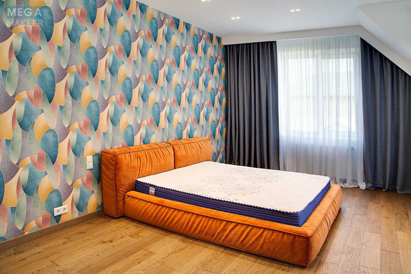 Продаж дома, 3 поверху, 337 кв.м, 8 кімнат, ділянка 10 соток, <a class="location-link" href="/kiev/" title="Недвижимость Київ">Київ</a>, <a class="location-link" href="/kiev/darnickij/" title="Недвижимость Дарницький район">Дарницький р-н</a>, 1-й Дружби пров., 8 (изображение 11)