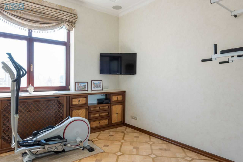 Продаж 5 кімнатної квартири (212/112/22), 10 пов. 12 пов. будинку, <a class="location-link" href="/kiev/" title="Недвижимость Київ">Київ</a>, <a class="location-link" href="/kiev/pecherskij/" title="Недвижимость Печерський район">Печерський р-н</a>, Крещатик ул., 27б (изображение 12)